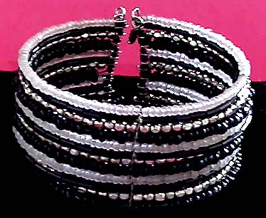 a beautiful vintage costume jewelry bracelet unsigned