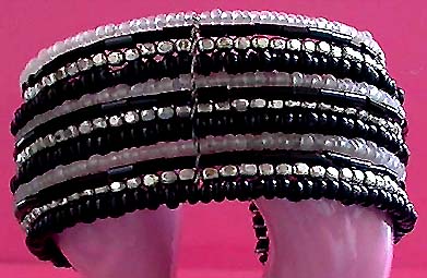 a beautiful vintage costume jewelry bracelet unsigned