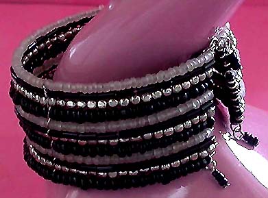 a beautiful vintage costume jewelry bracelet unsigned