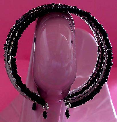 a beautiful vintage costume jewelry bracelet unsigned