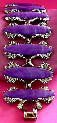 a beautiful vintage costume jewelry bracelet unsigned