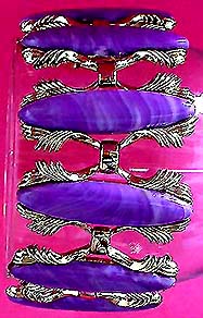 a beautiful vintage costume jewelry bracelet unsigned