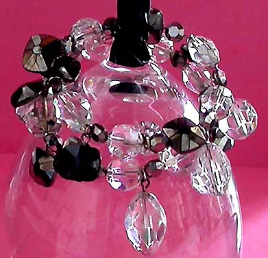 a beautiful vintage costume jewelry bracelet unsigned