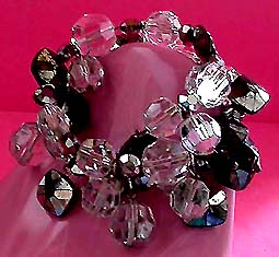 a beautiful vintage costume jewelry crystal rhinestone bracelet