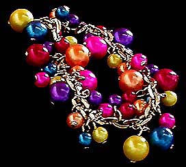 a beautiful vintage costume jewelry bracelet unsigned