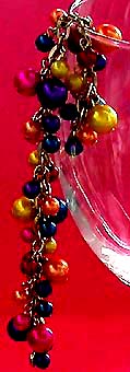 a beautiful vintage costume jewelry bracelet unsigned