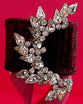 a beautiful vintage costume jewelry crystal rhinestone bracelet