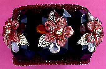 a beautiful vintage costume jewelry bracelet unsigned