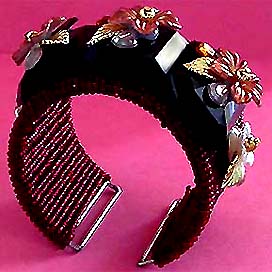 a beautiful vintage costume jewelry bracelet unsigned