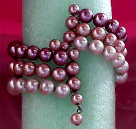 a beautiful vintage costume jewelry bracelet unsigned