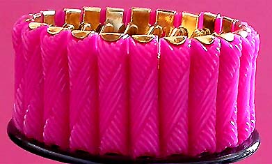 a beautiful vintage costume jewelry bracelet unsigned