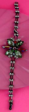 a beautiful vintage costume jewelry bracelet unsigned