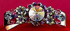 a beautiful vintage costume jewelry bracelet unsigned