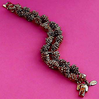 a beautiful vintage costume jewelry bracelet unsigned