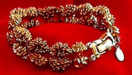 a beautiful vintage costume jewelry bracelet unsigned