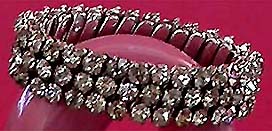 a beautiful vintage costume jewelry bracelet unsigned