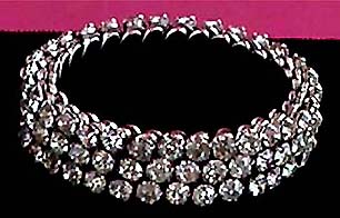 a beautiful vintage costume jewelry bracelet unsigned