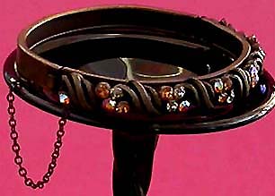 a beautiful vintage costume jewelry bracelet unsigned
