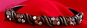 a beautiful vintage costume jewelry bracelet unsigned