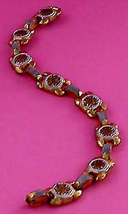 a beautiful vintage costume jewelry bracelet unsigned