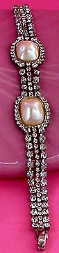 a beautiful vintage costume jewelry bracelet unsigned