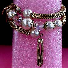 a beautiful vintage costume jewelry bracelet unsigned