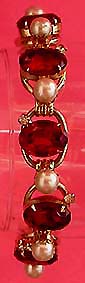 a beautiful vintage costume jewelry bracelet unsigned