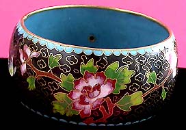 a beautiful vintage costume jewelry bracelet unsigned