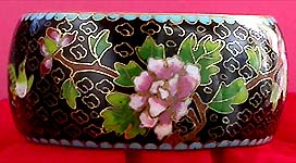 a beautiful vintage costume jewelry bracelet unsigned