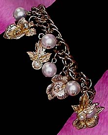 a beautiful vintage costume jewelry bracelet unsigned