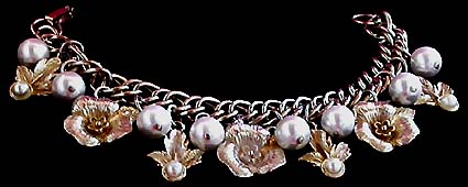 a beautiful vintage costume jewelry bracelet unsigned