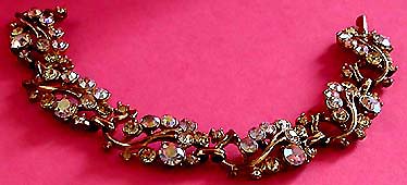 a beautiful vintage costume jewelry bracelet unsigned