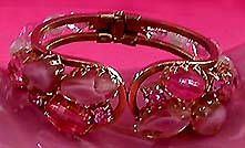 a beautiful vintage costume jewelry bracelet unsigned