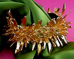 a beautiful vintage costume jewelry bracelet unsigned