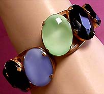 a beautiful vintage costume jewelry bracelet unsigned