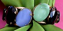 a beautiful vintage costume jewelry bracelet unsigned