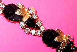 a beautiful vintage costume jewelry bracelet unsigned