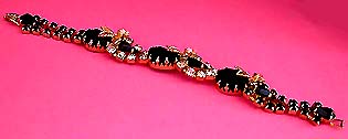 a beautiful vintage costume jewelry bracelet Unsigned