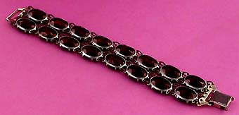 a beautiful vintage costume jewelry bracelet unsigned