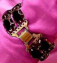 a beautiful vintage costume jewelry bracelet unsigned