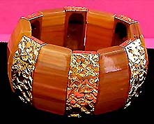 a beautiful vintage costume jewelry bracelet unsigned