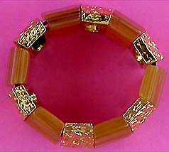 a beautiful vintage costume jewelry bracelet unsigned