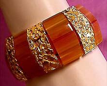 a beautiful vintage costume jewelry bracelet unsigned