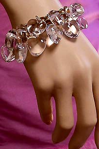 a beautiful vintage costume jewelry bracelet unsigned