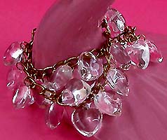 a beautiful vintage costume jewelry bracelet unsigned
