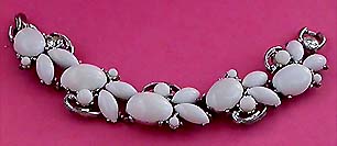 a beautiful vintage costume jewelry bracelet unsigned