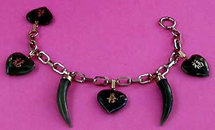 a beautiful vintage costume jewelry bracelet unsigned