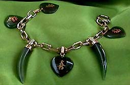 a beautiful vintage costume jewelry bracelet unsigned