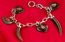 a beautiful vintage costume jewelry bracelet unsigned