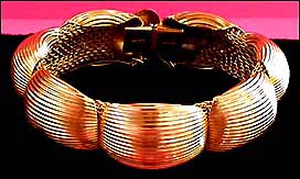 a beautiful vintage costume jewelry bracelet unsigned